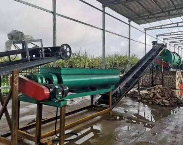 養(yǎng)殖場怎么利用豬糞發(fā)酵腐熟制作有機肥料？